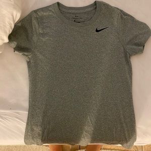A dry fit nike tee